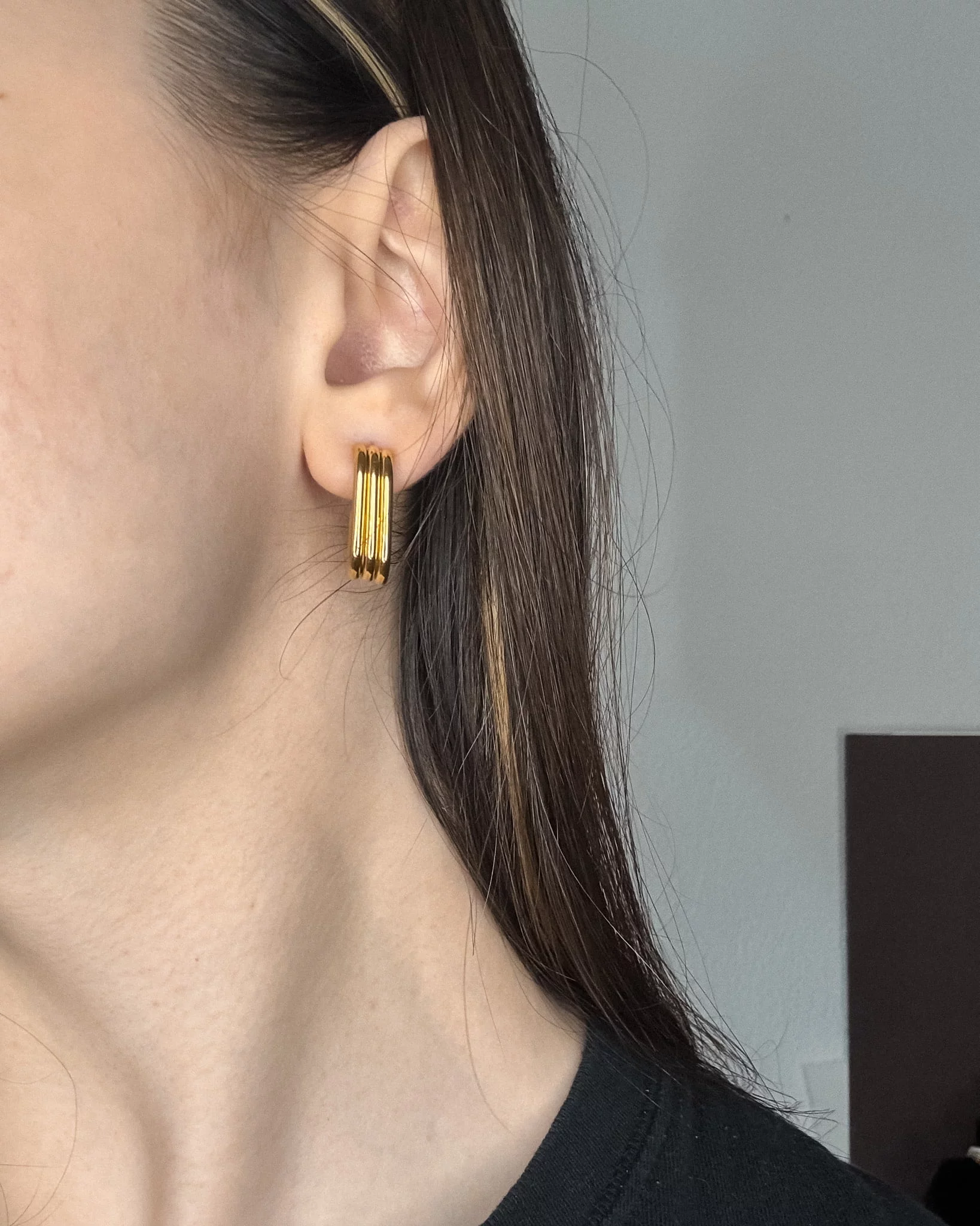 Arion Gold Earrings - Image 3