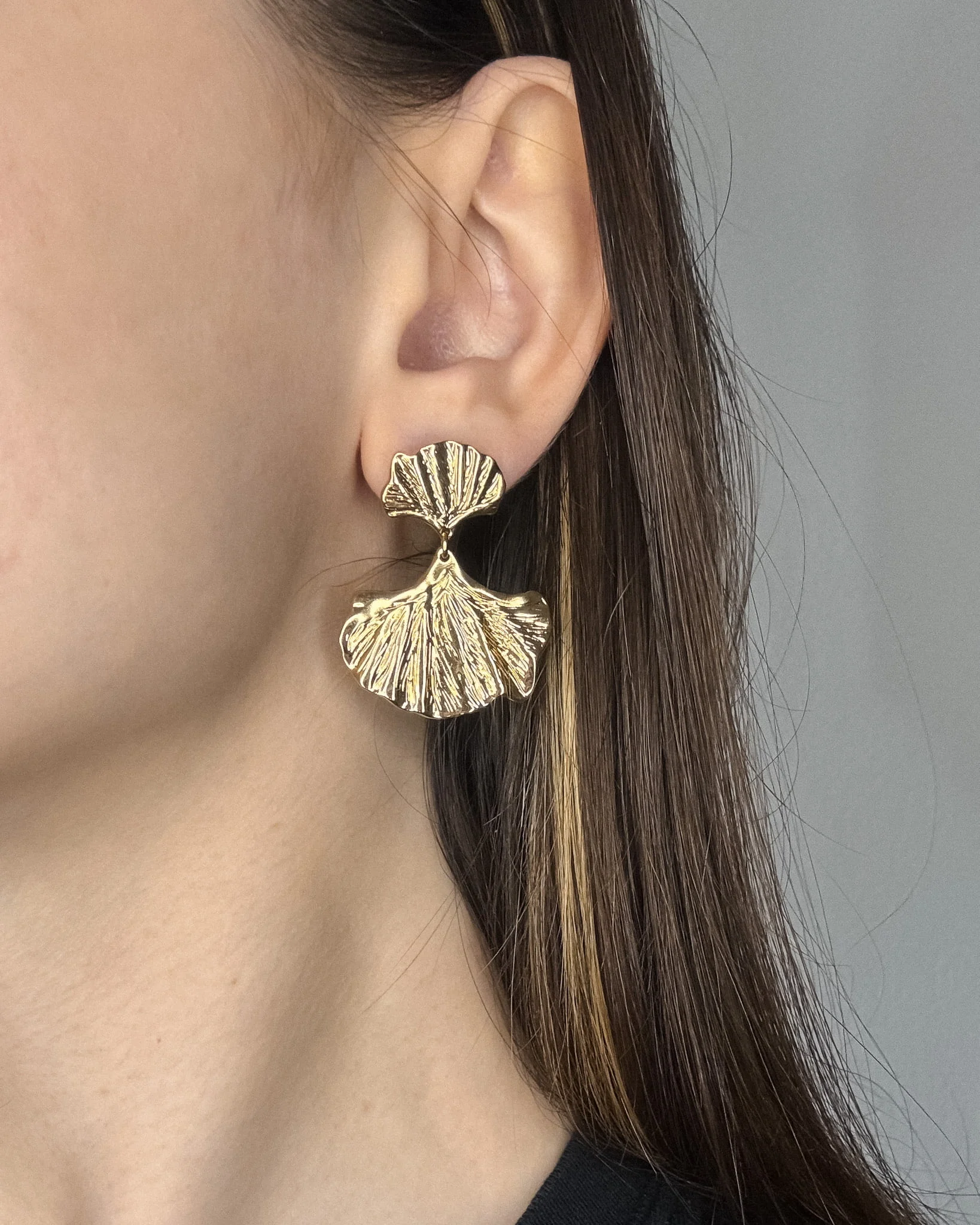 Ariadne Gold Earrings - Image 2