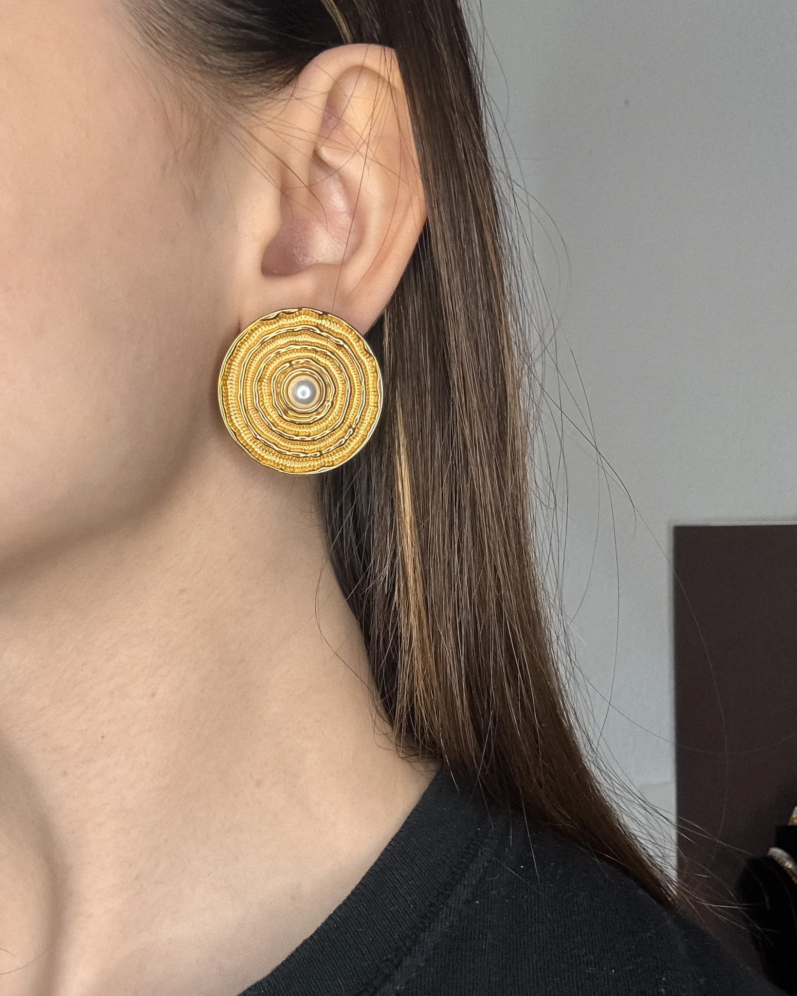 Hestia Gold Earrings - Image 2