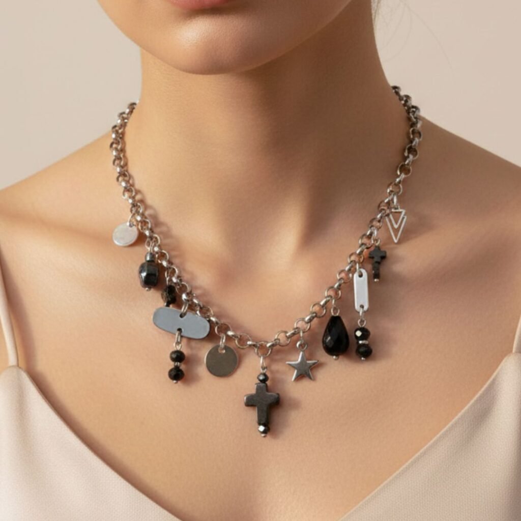 Κολιέ Holly με charms